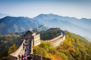 Toàn cảnh Vạn Lý Trường Thành uốn lượn qua núi non