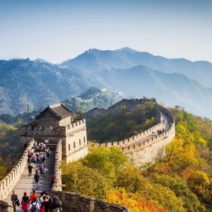 Toàn cảnh Vạn Lý Trường Thành uốn lượn qua núi non